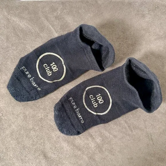 🤍 Pure Barre 100 Club Sticky Socks — Black/White (One Size) - Picture 3 of 3
